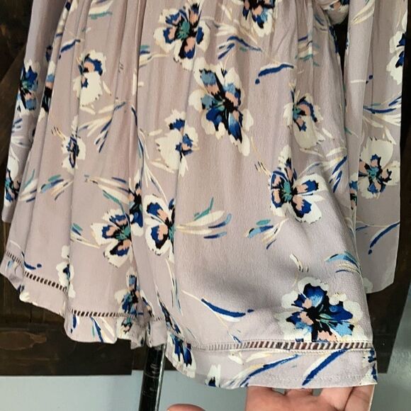 ASTR BOHO Floral Romper Long Sleeve - Picture 6 of 13